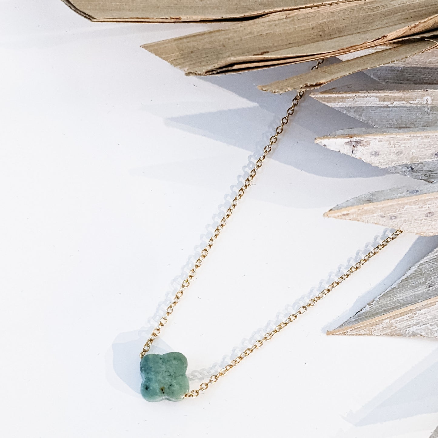 Collier " Trèfle Turquoise Africaine " Acier inoxydable 316L + bain d'or