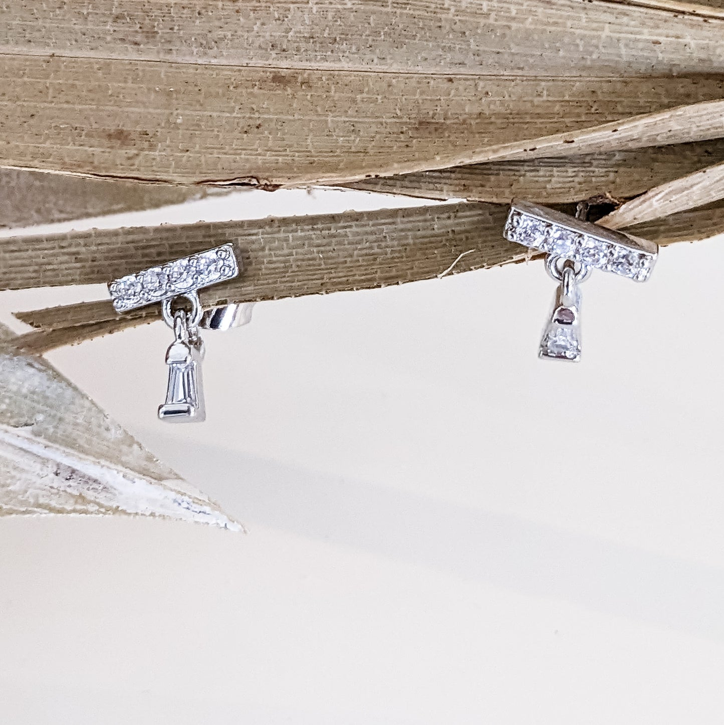 Boucles d'oreilles " Barrette zircons & pampille " Plaqué Argent