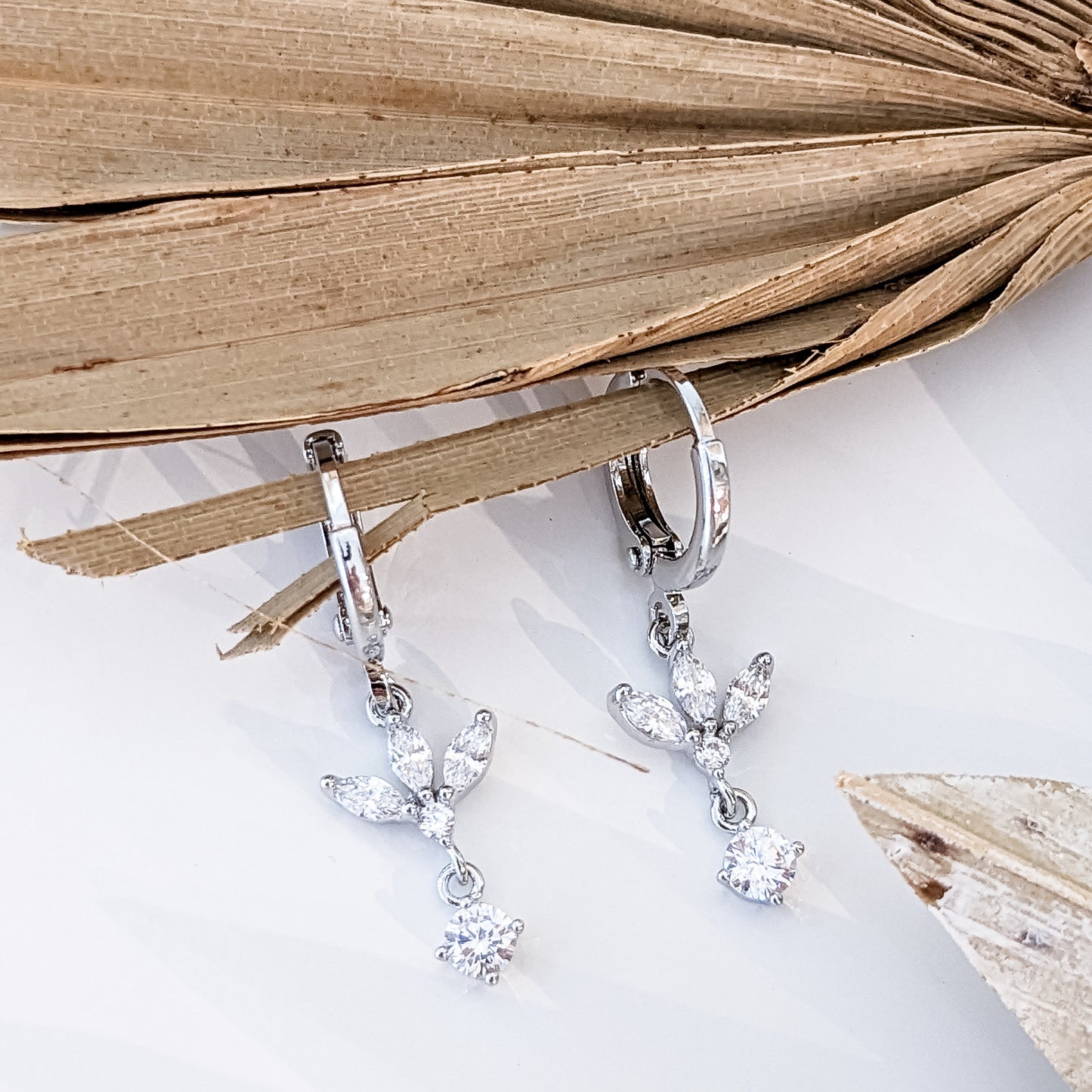 Boucles d'oreilles " Mini-créoles Fleur & pampille zircons " Plaqué Argent