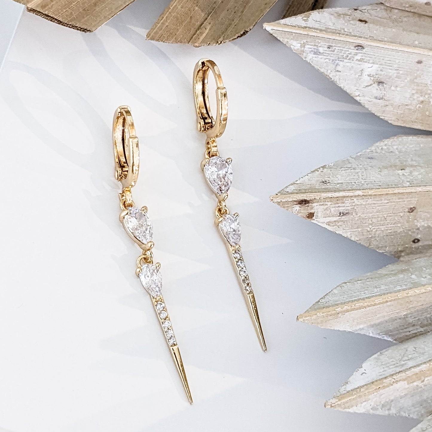 Boucles d'oreilles " Mini-créoles Gouttes & Pic zircons " Plaqué Or